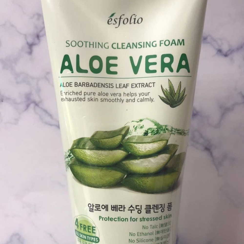 Esfolio Aloe Vera Soothing Cleansing Foam